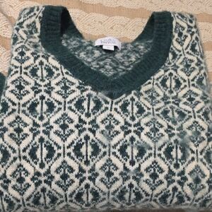 Croft & Barrow Forest Green and Cream Knit Sweater